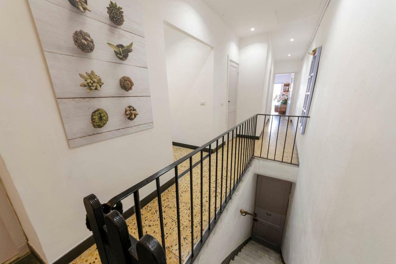 Joivy Spacious 2 Bedroom Apt With Terrace At The Heart Of The 베르나차 외부 사진